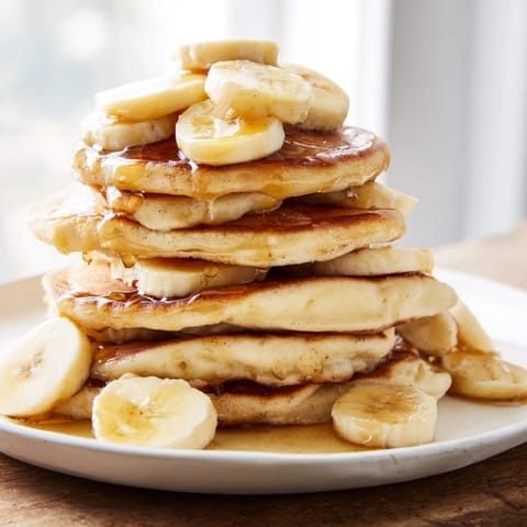 Weekend Golden-Brunch Banana Pancakes
